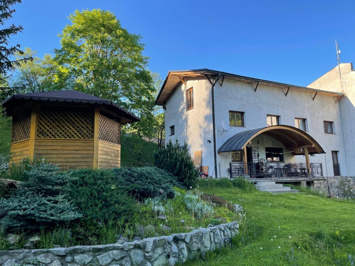 Hotel Brainy Karásznó Kültér fotó
