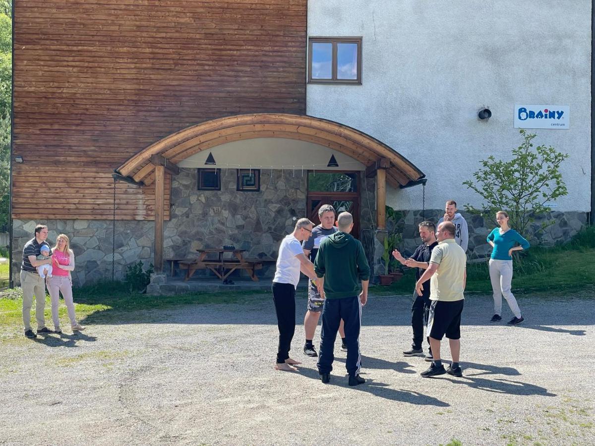 Hotel Brainy Karásznó Kültér fotó